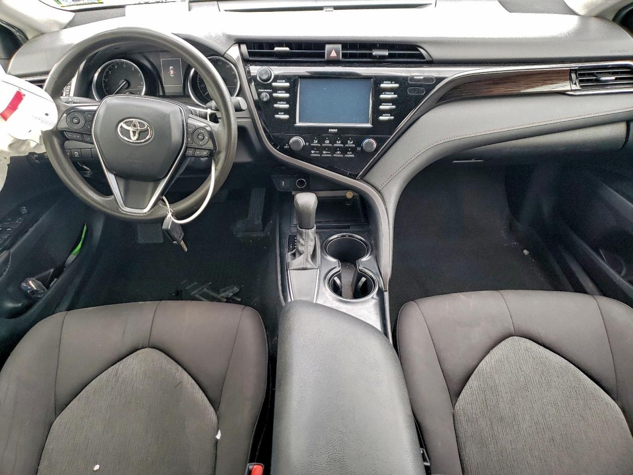 2020 TOYOTA CAMRY LE photo 15