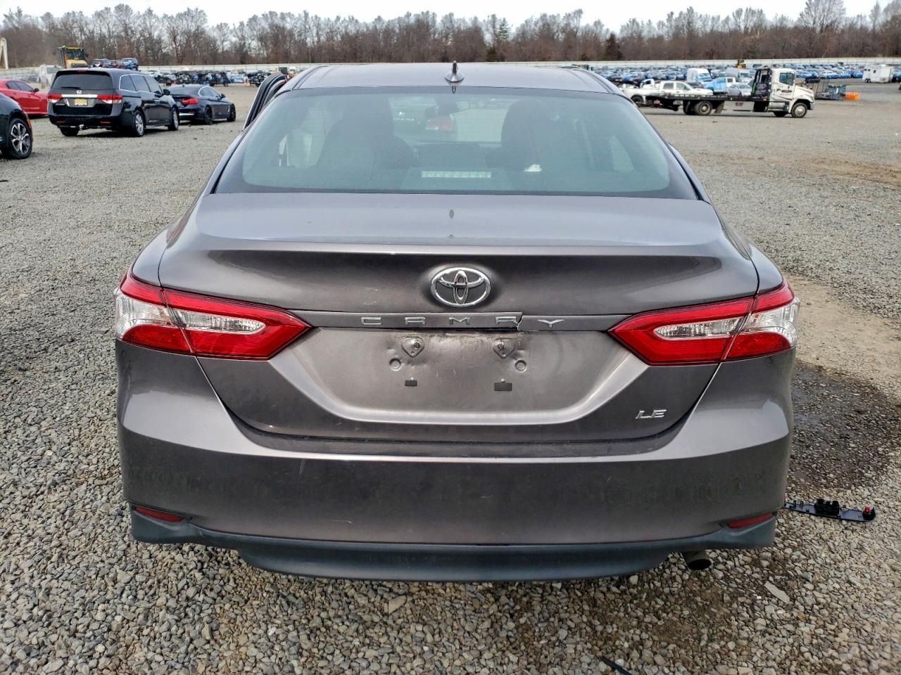 2020 TOYOTA CAMRY LE photo 11