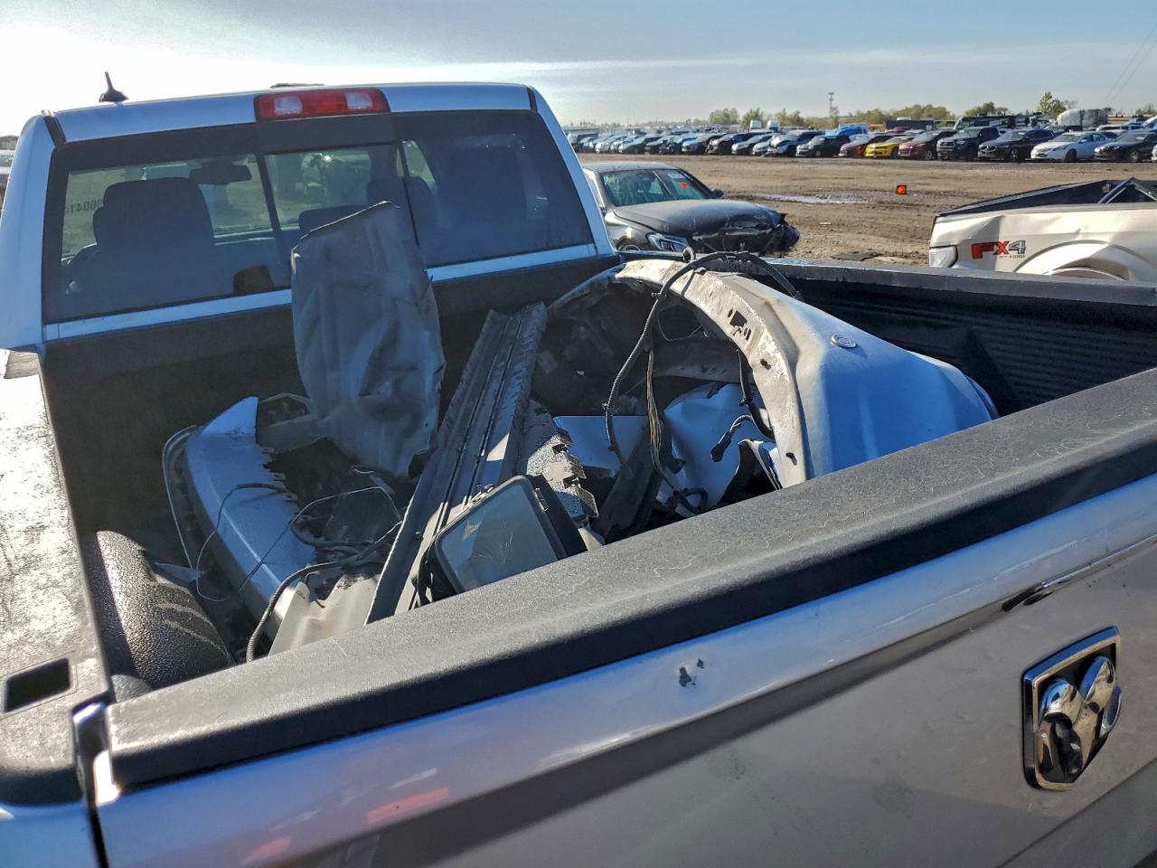 2016 RAM 1500 SLT photo 34