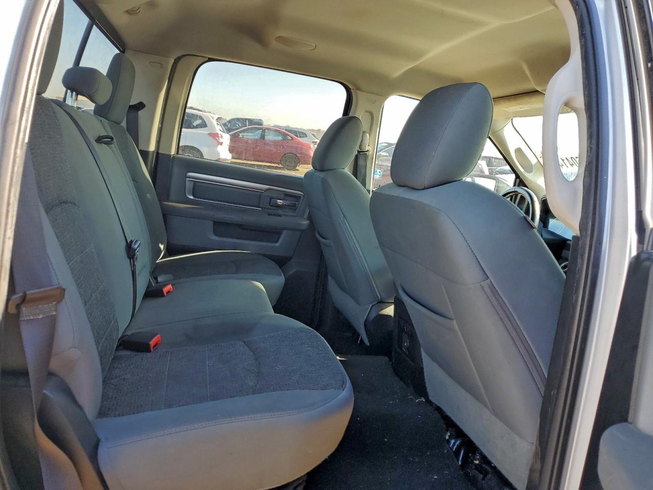 2016 RAM 1500 SLT photo 28