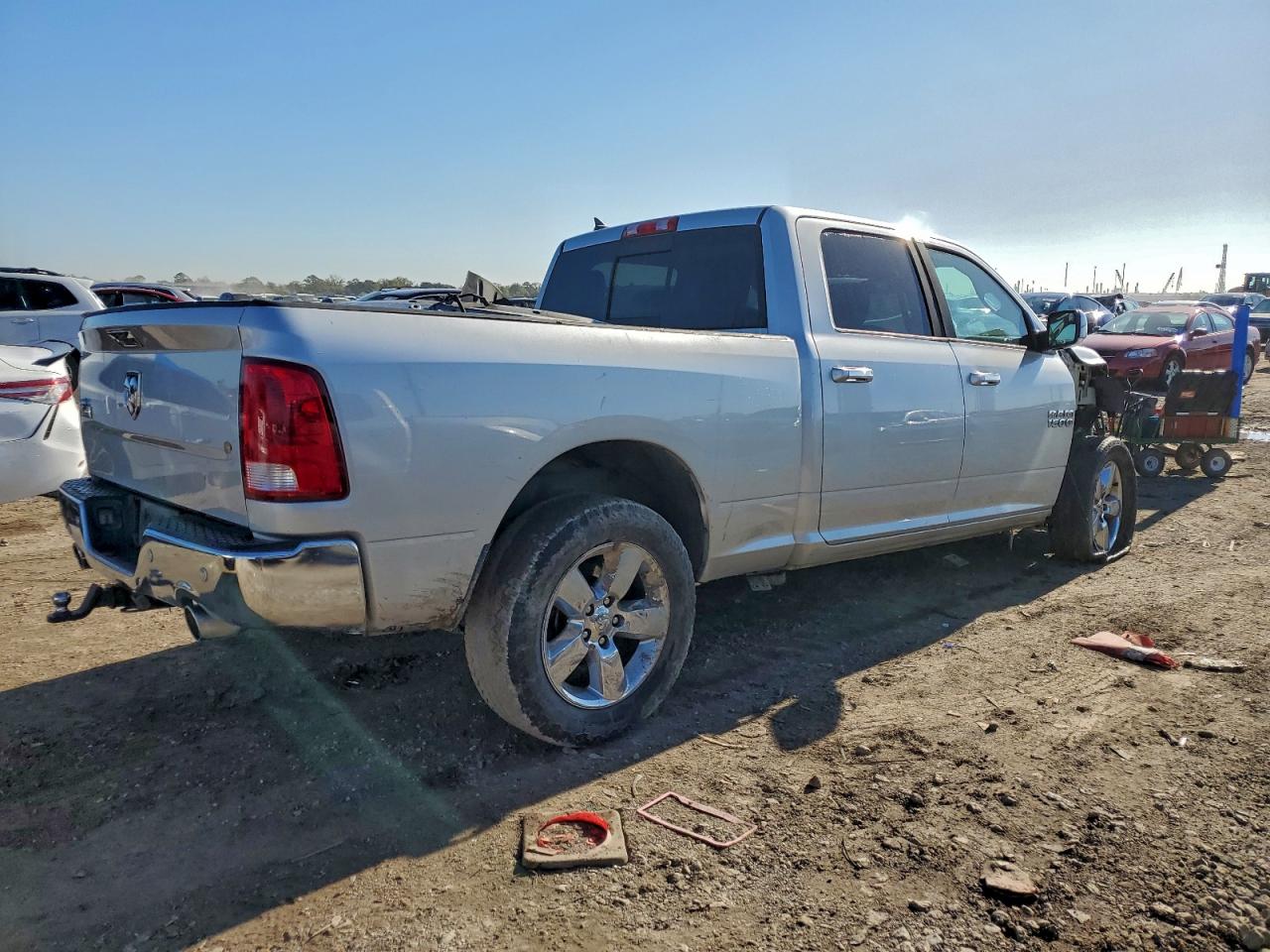 2016 RAM 1500 SLT photo 7