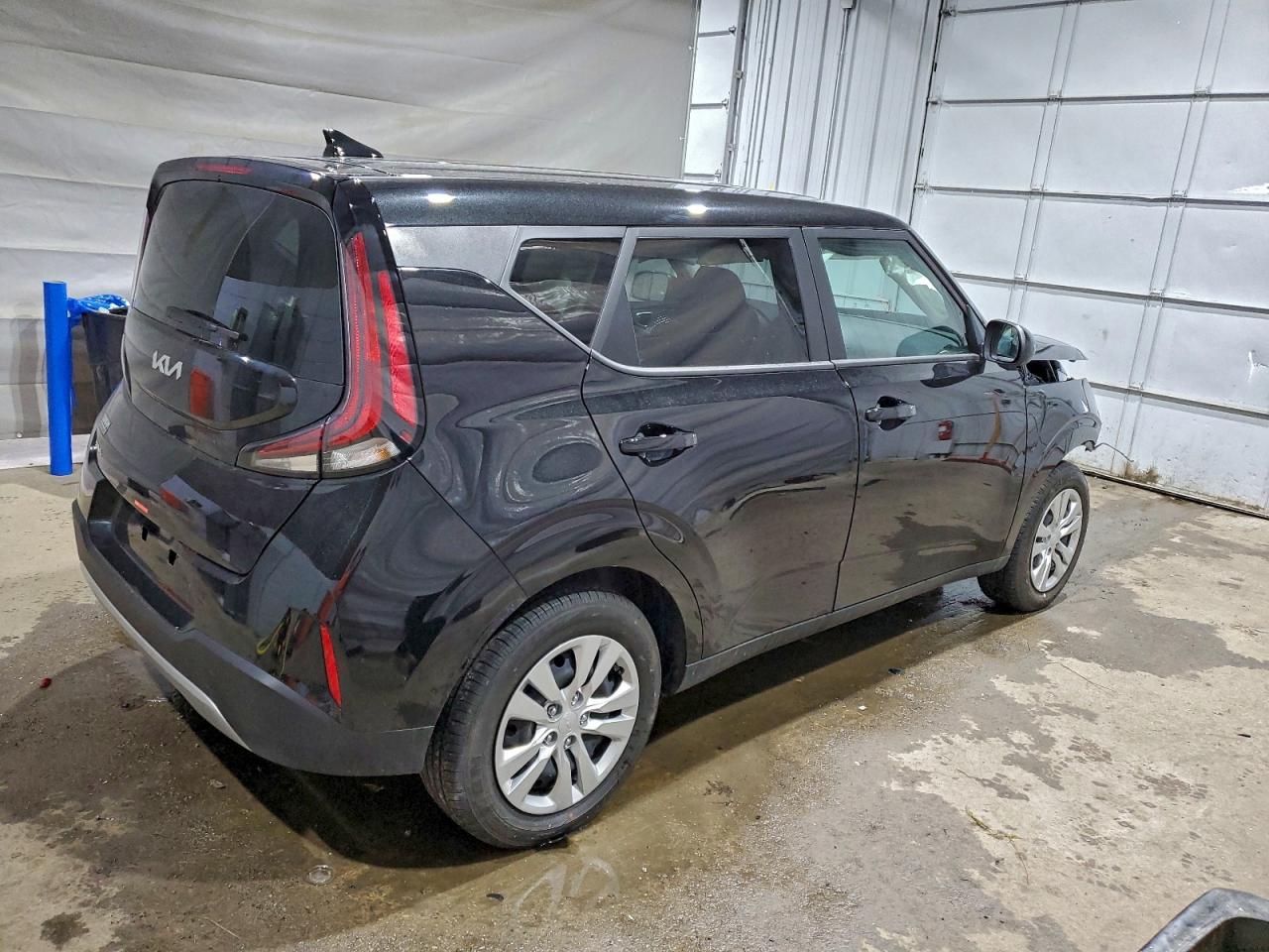2025 KIA SOUL LX photo 3