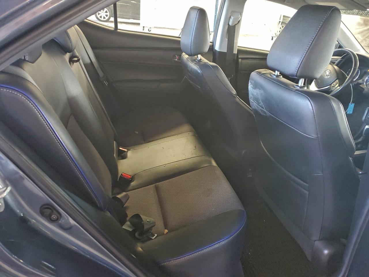 2019 TOYOTA COROLLA SE photo 10