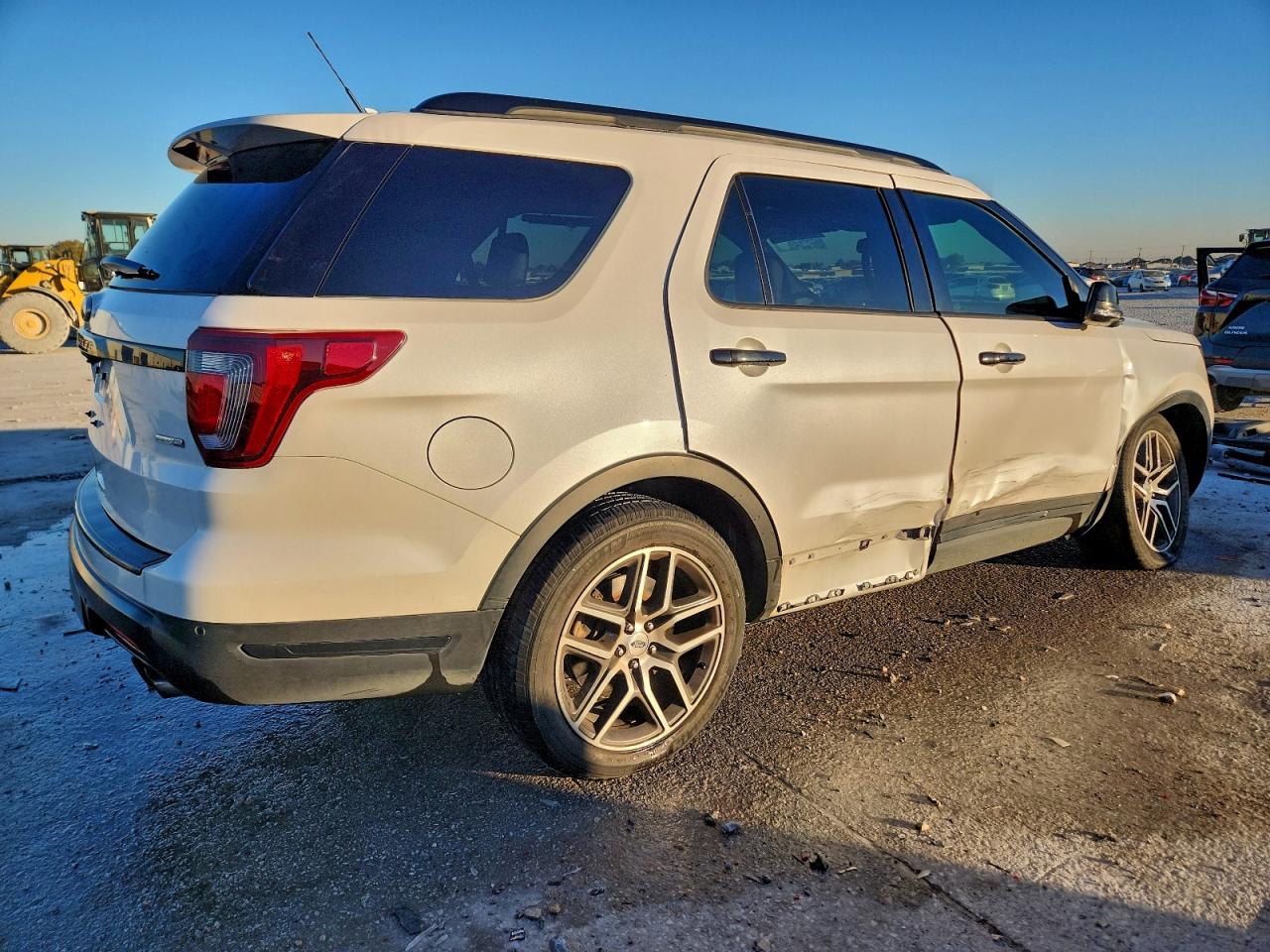 2018 FORD EXPLORER SPORT photo 3