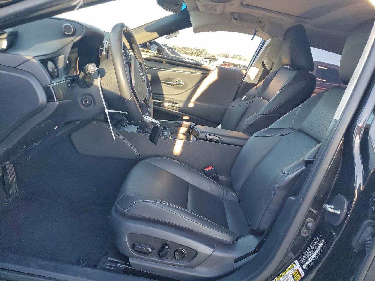 2024 LEXUS ES 300H BASE photo 7