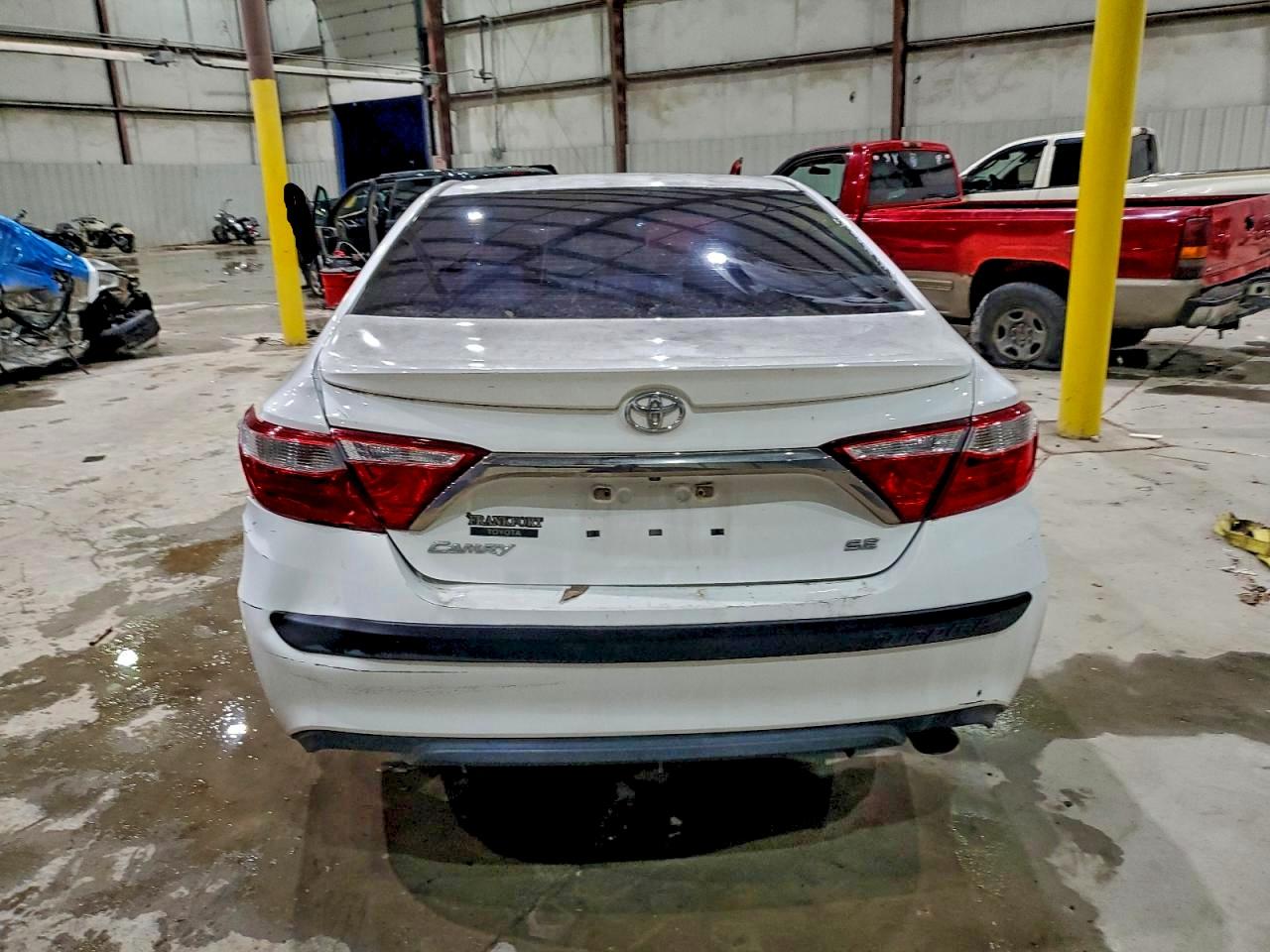 2016 TOYOTA CAMRY SE photo 11