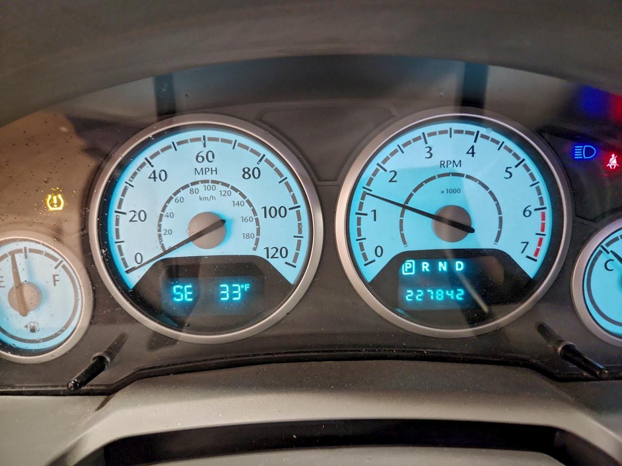 2010 CHRYSLER TOWN & COUNTRY TOURING photo 15