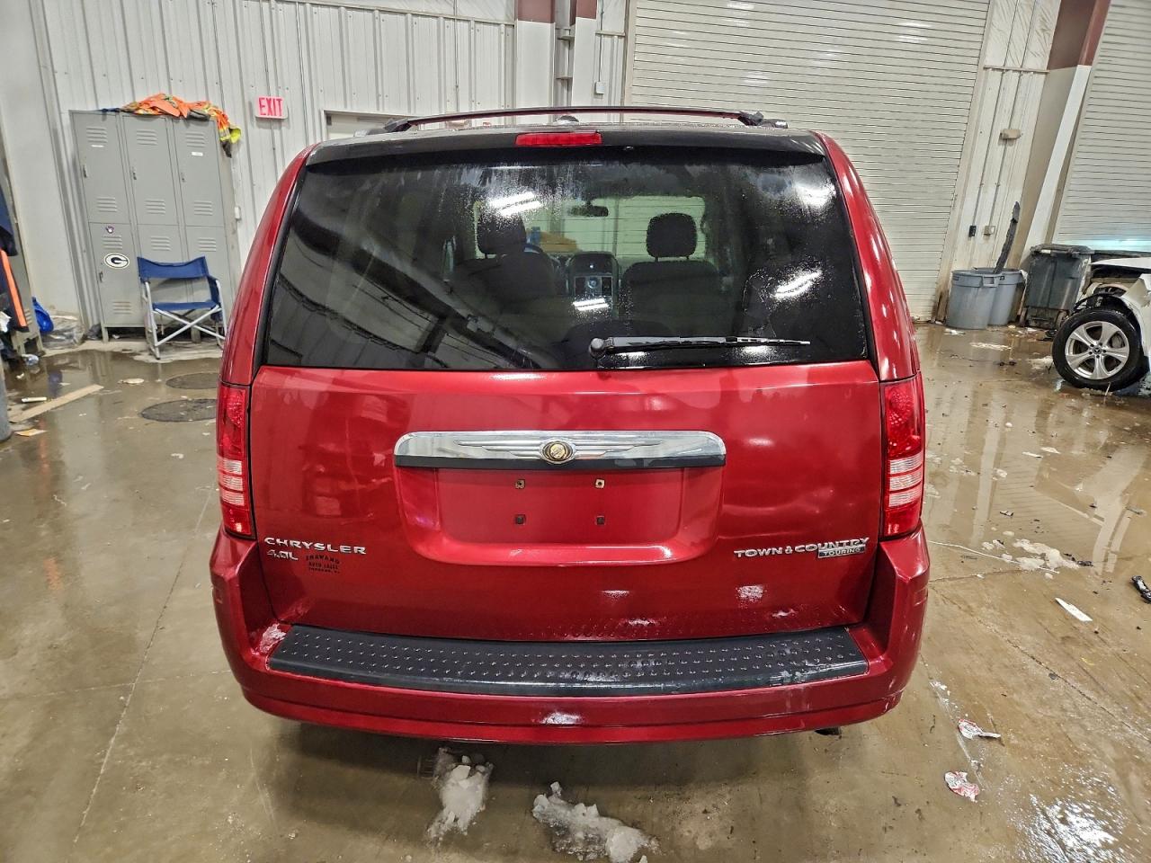 2010 CHRYSLER TOWN & COUNTRY TOURING photo 9