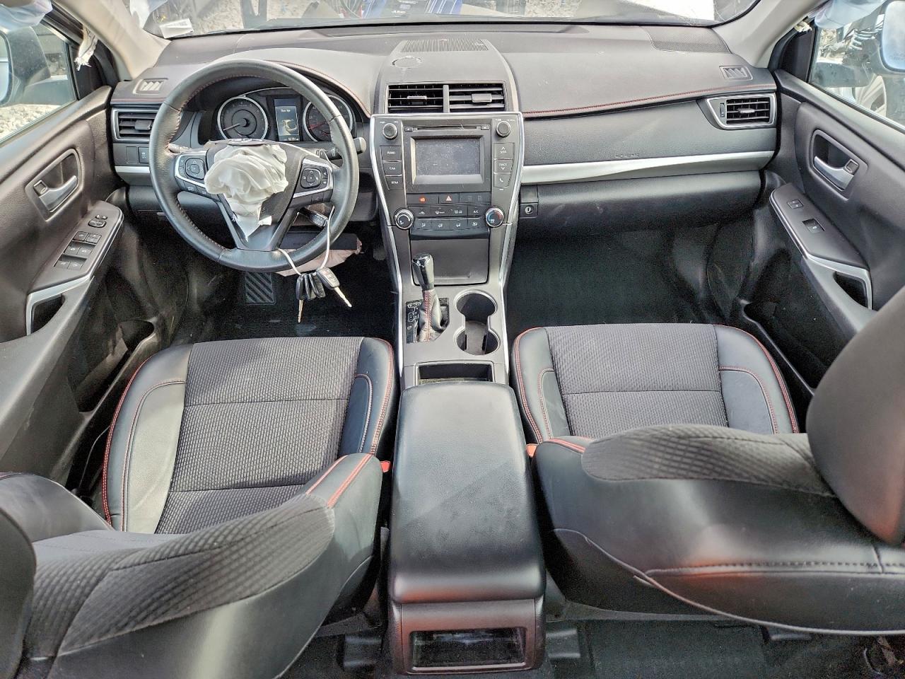 2017 TOYOTA CAMRY photo 8
