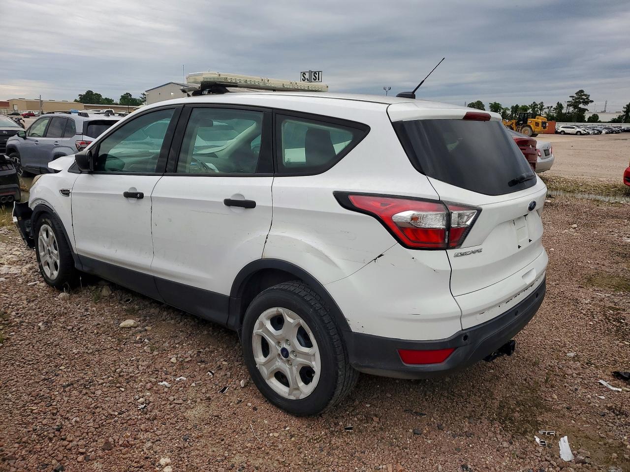 2018 FORD ESCAPE S photo 3