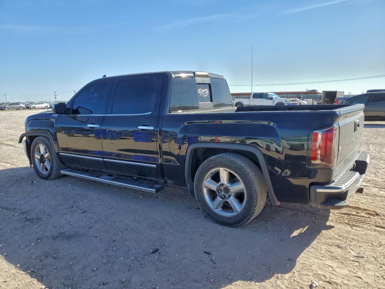 2017 GMC SIERRA K1500 SLT photo 2