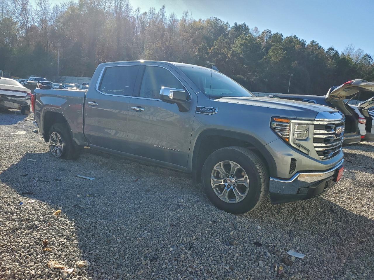 2025 GMC SIERRA C1500 SLT photo 4