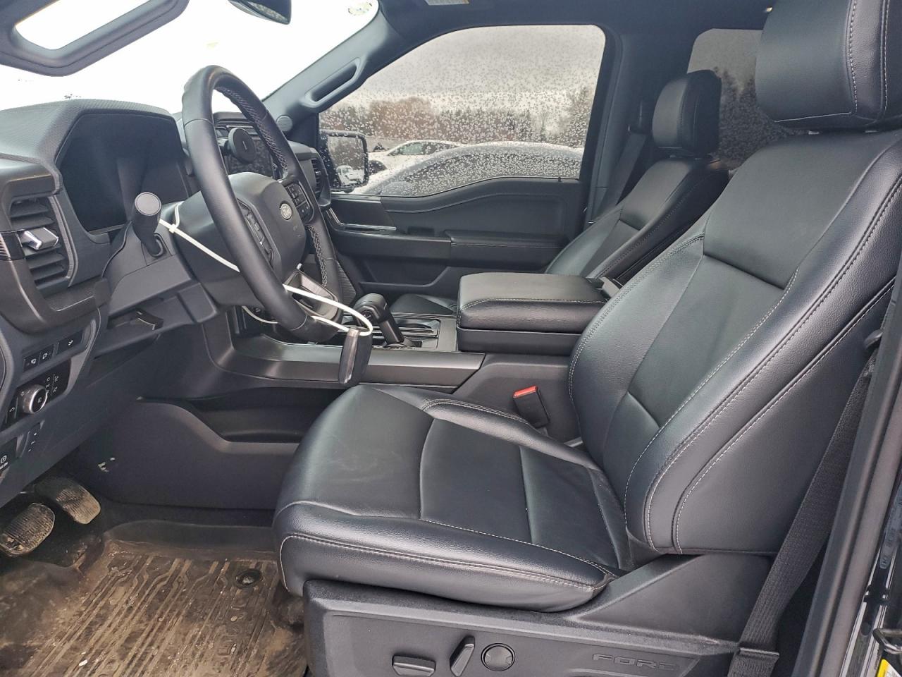 2024 FORD F150 XLT photo 13