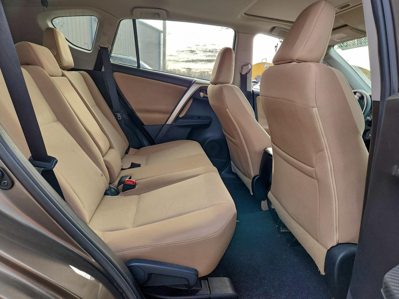 2015 TOYOTA RAV4 XLE photo 31