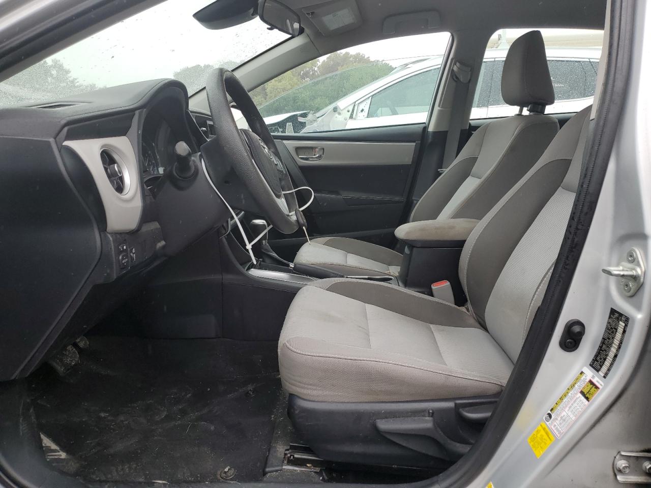 2019 TOYOTA COROLLA L photo 13