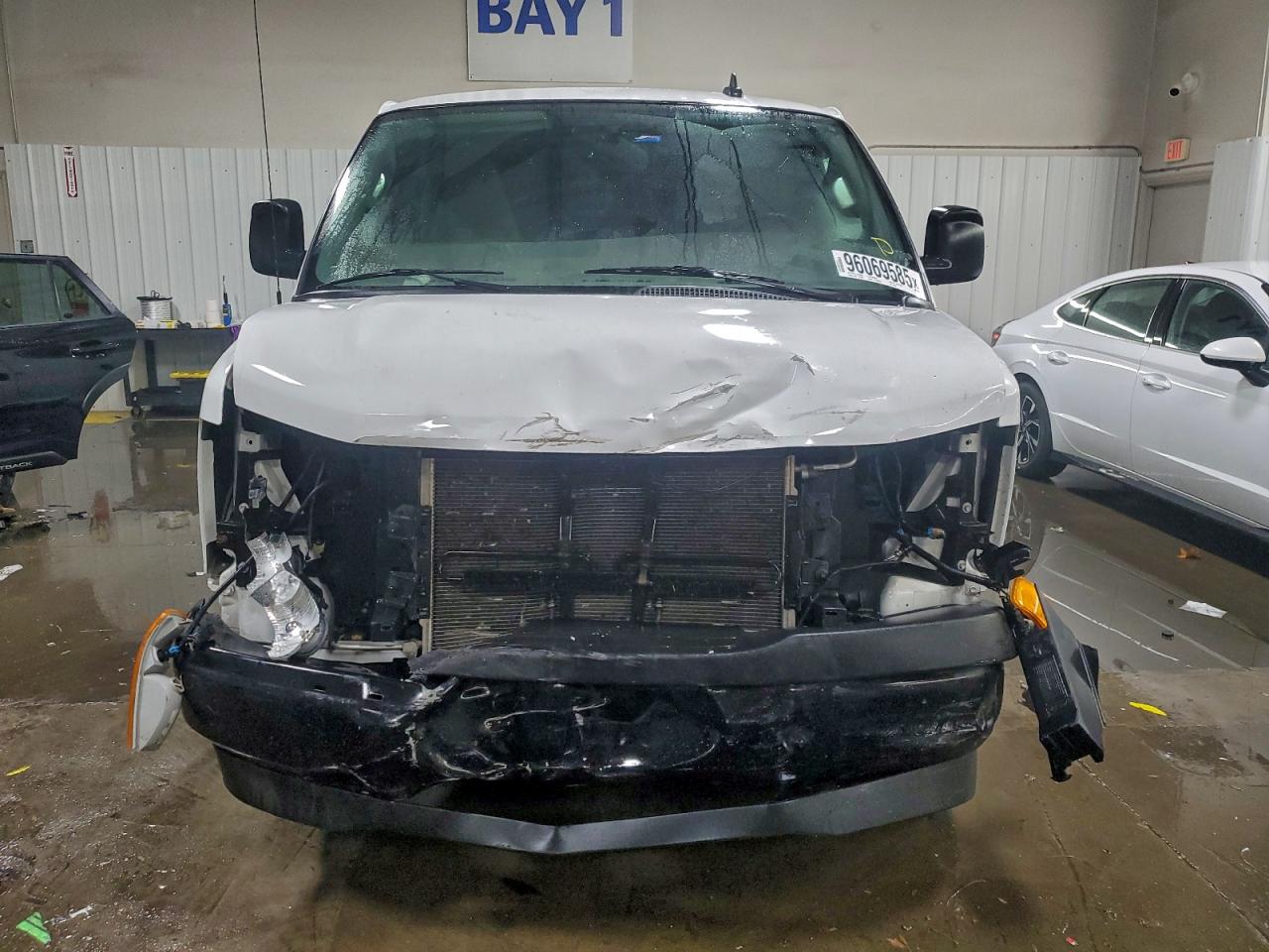 2020 GMC SAVANA G2500 photo 5