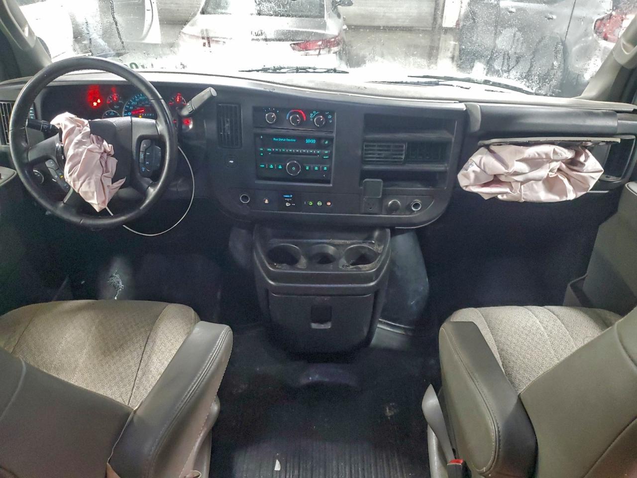 2020 GMC SAVANA G2500 photo 8