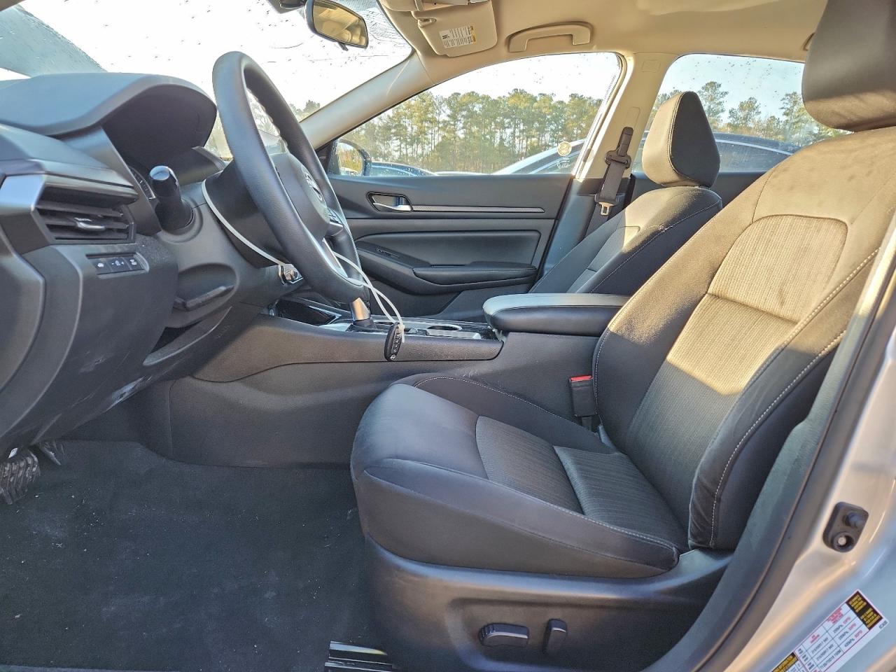 2024 NISSAN ALTIMA SV photo 13