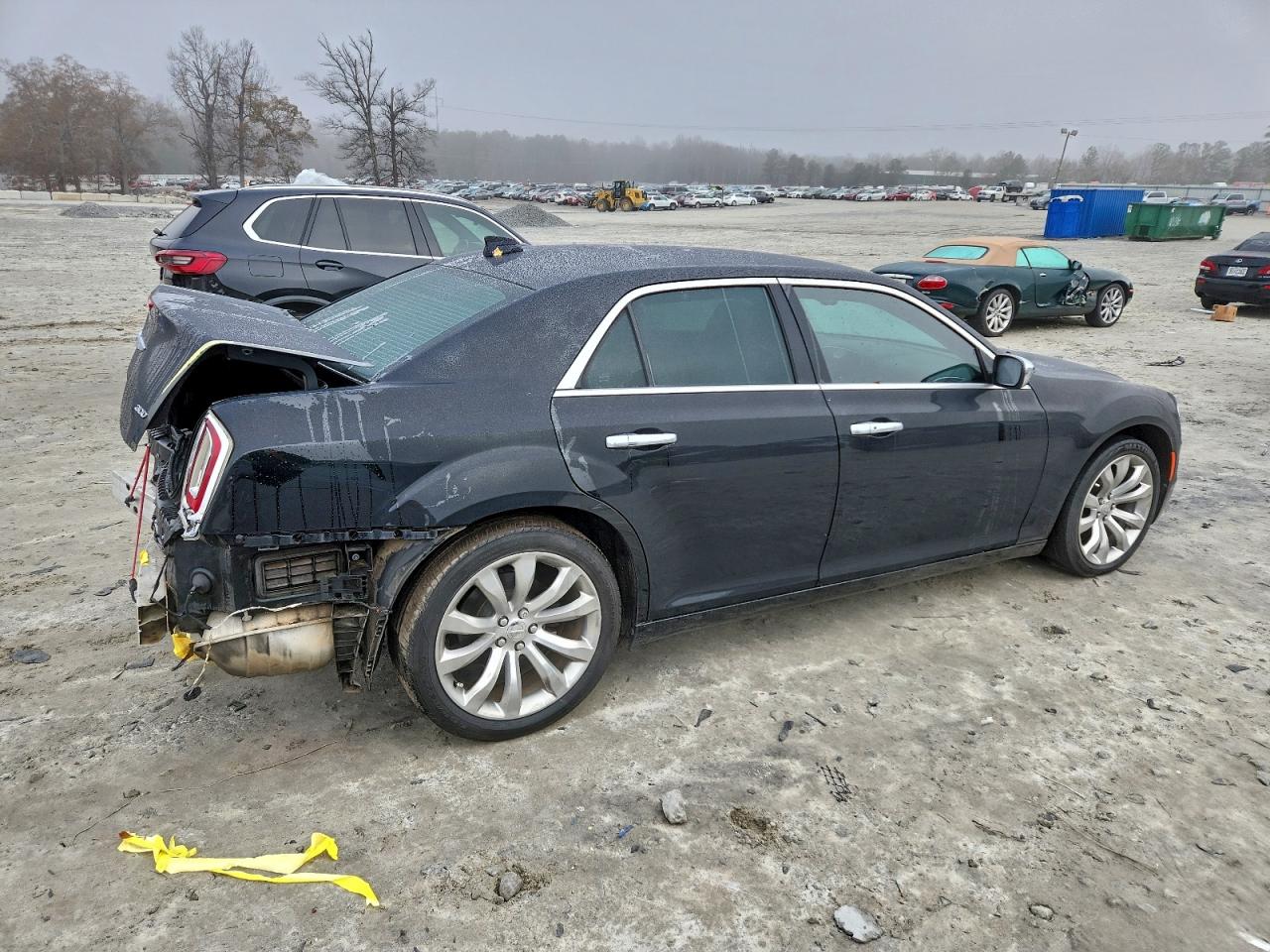 2018 CHRYSLER 300 TOURING photo 3