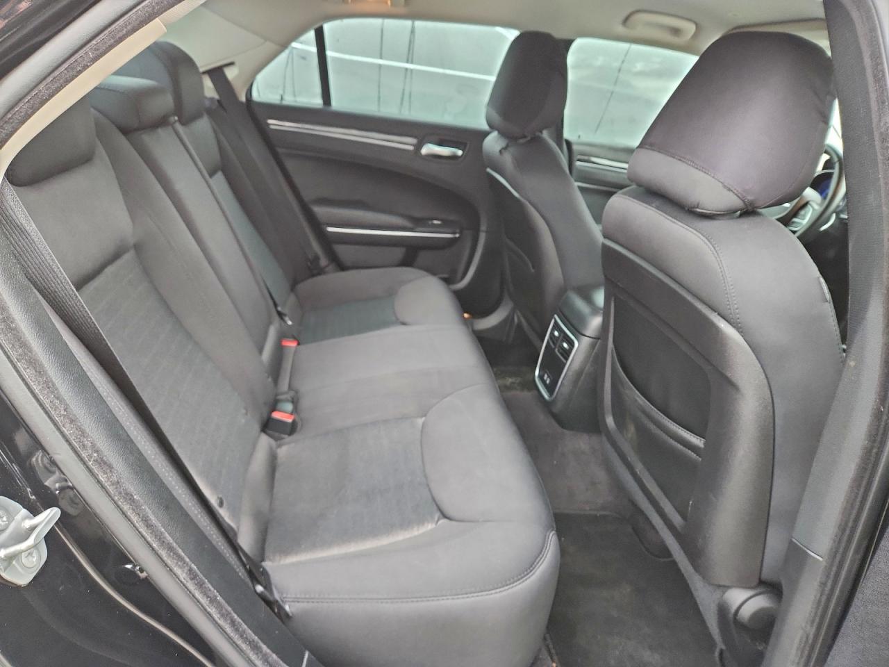2018 CHRYSLER 300 TOURING photo 10