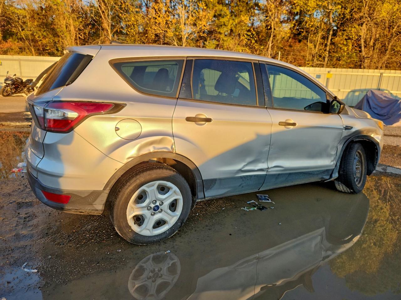 2017 FORD ESCAPE S photo 5