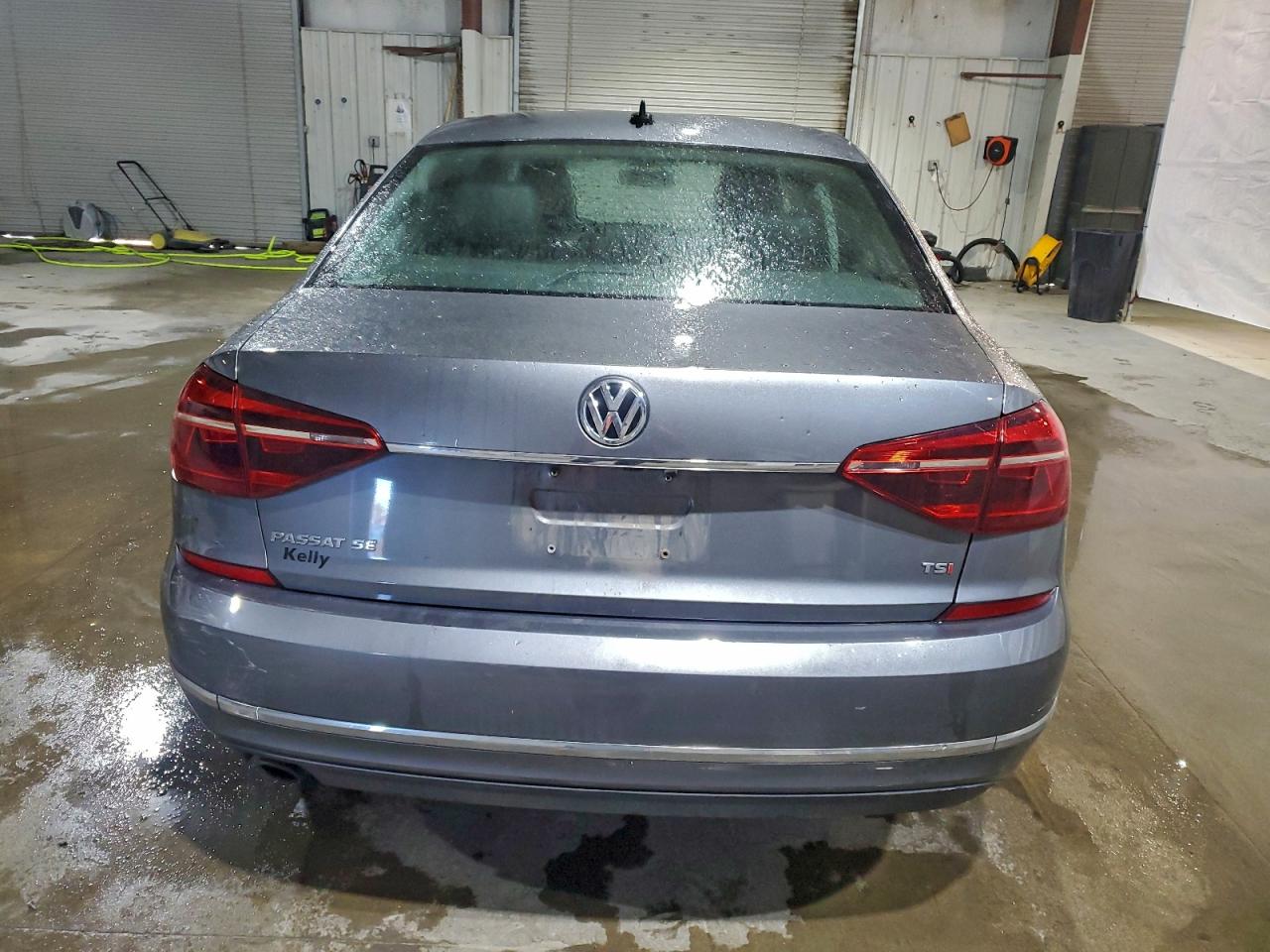 2017 VOLKSWAGEN PASSAT SE photo 6