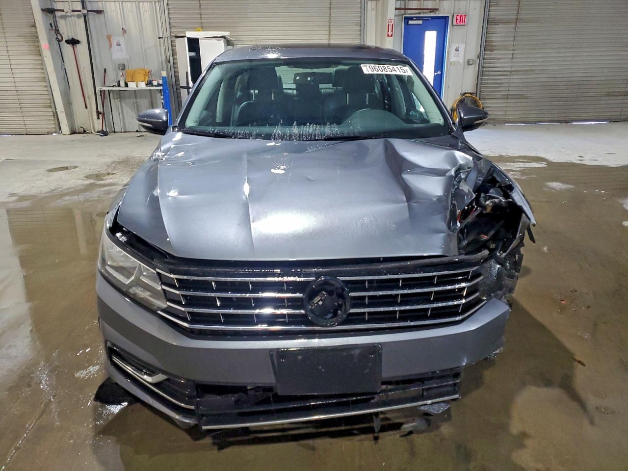 2017 VOLKSWAGEN PASSAT SE photo 5