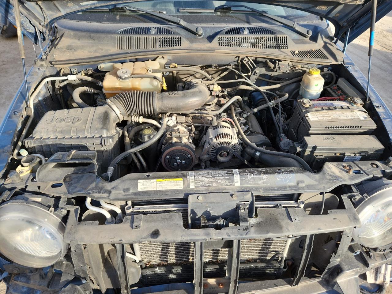 2004 JEEP LIBERTY SPORT photo 21