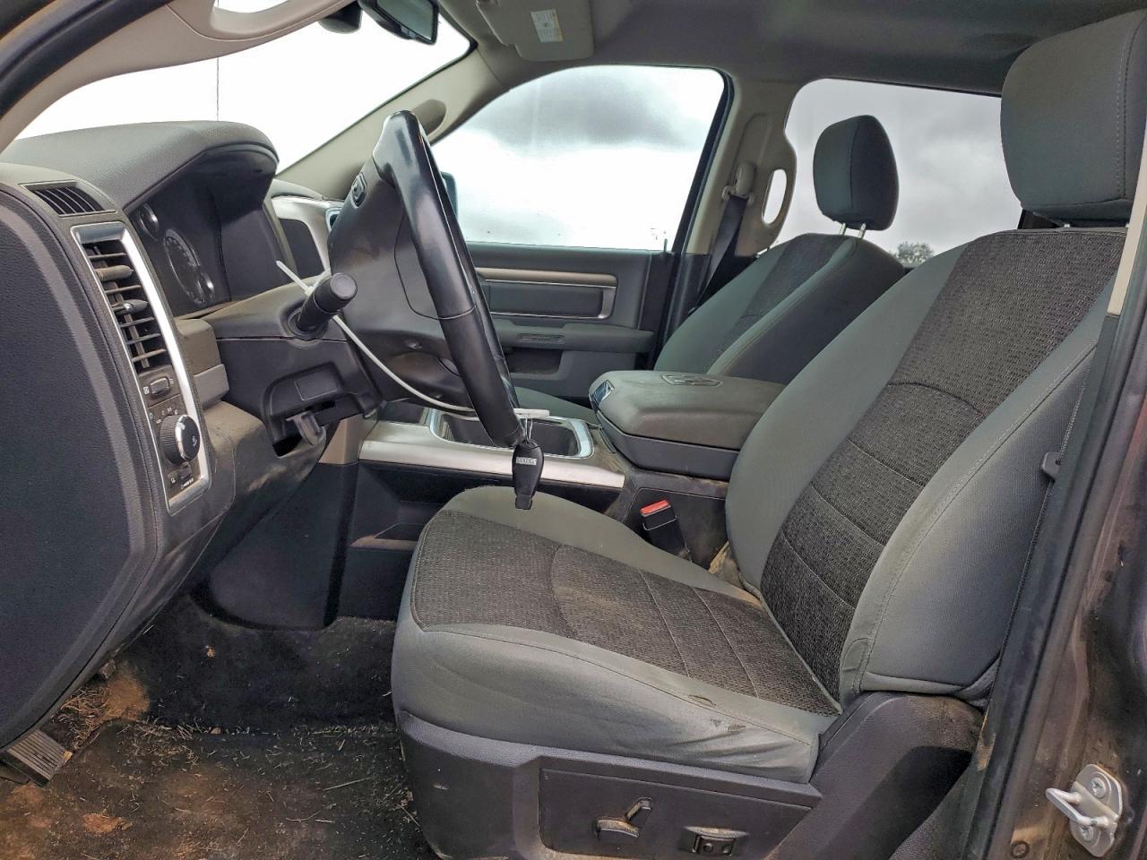 2018 RAM 1500 photo 7