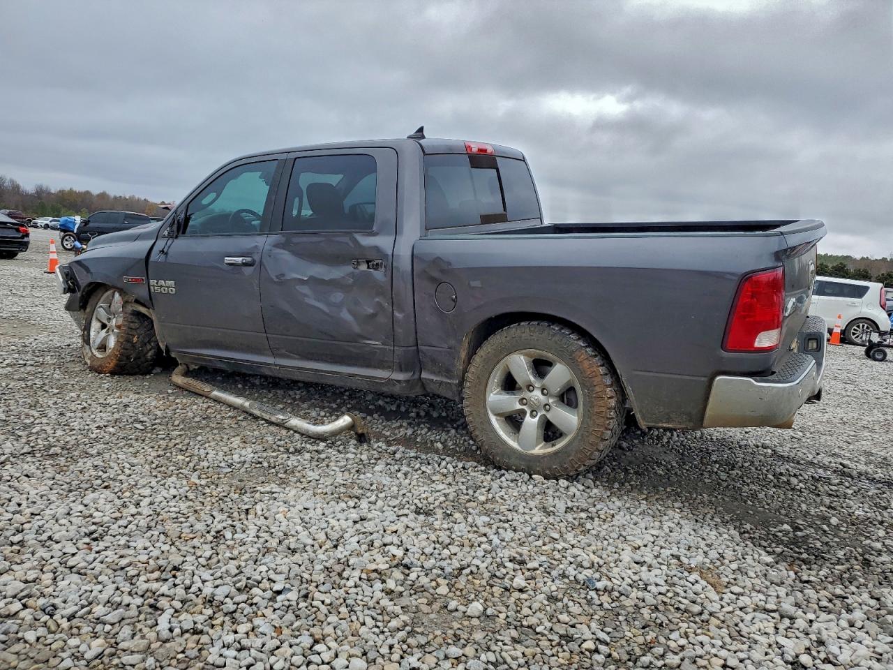 2018 RAM 1500 photo 2