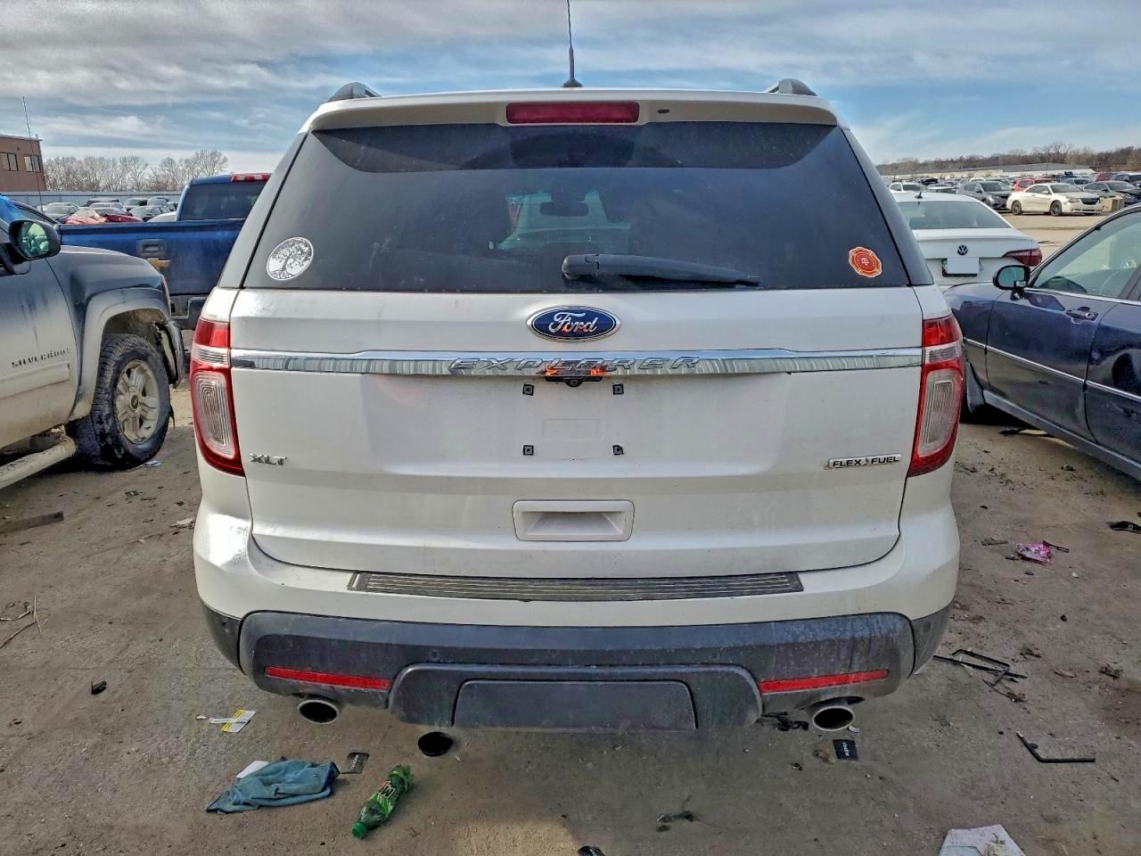 2013 FORD EXPLORER XLT photo 6
