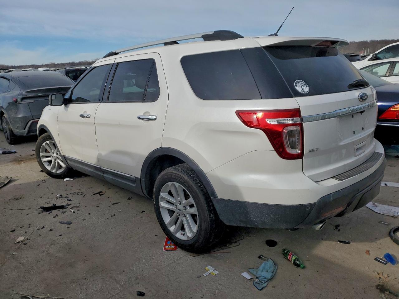 2013 FORD EXPLORER XLT photo 2