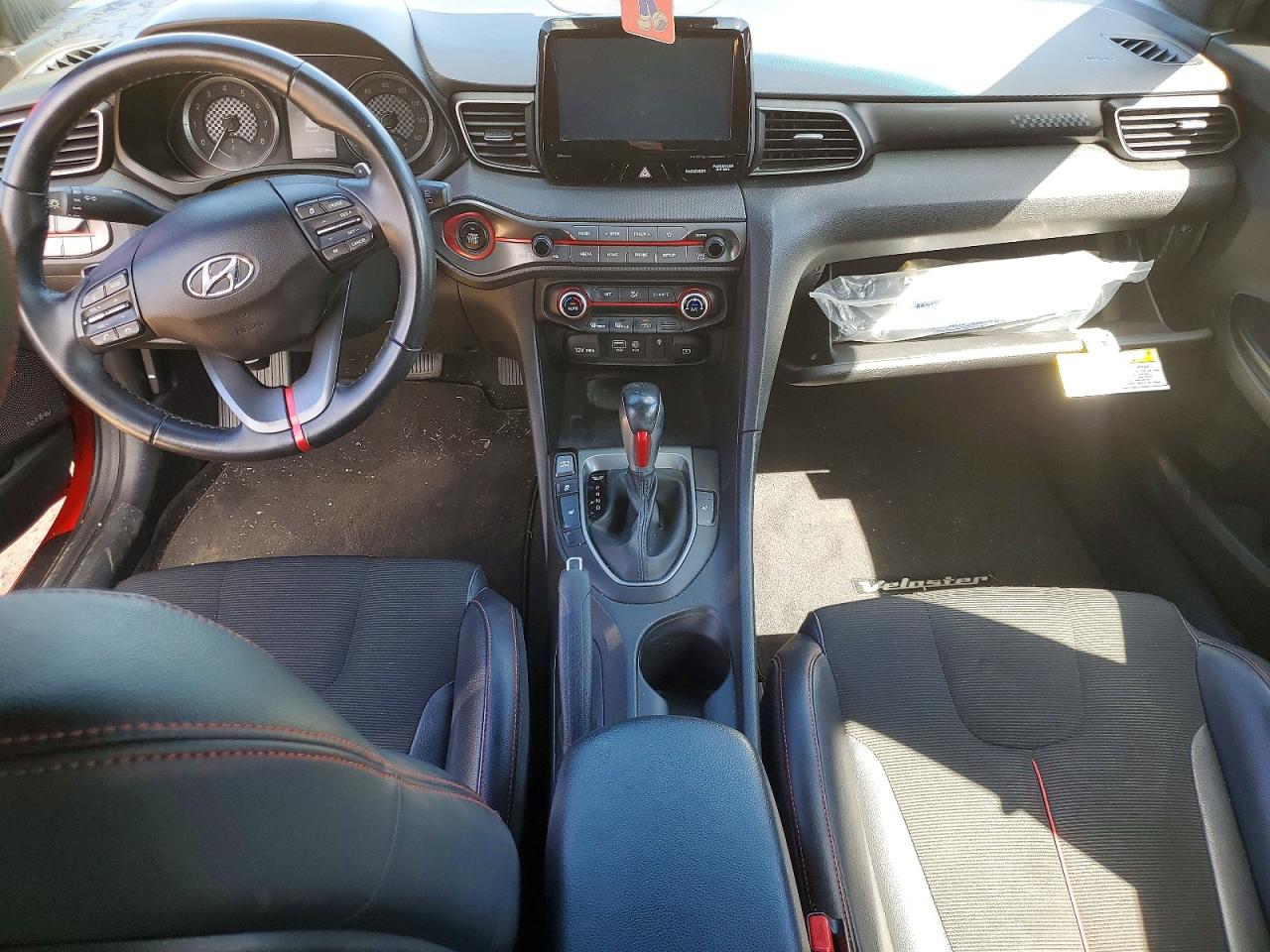 2019 HYUNDAI VELOSTER 2.0L PREMIUM photo 15