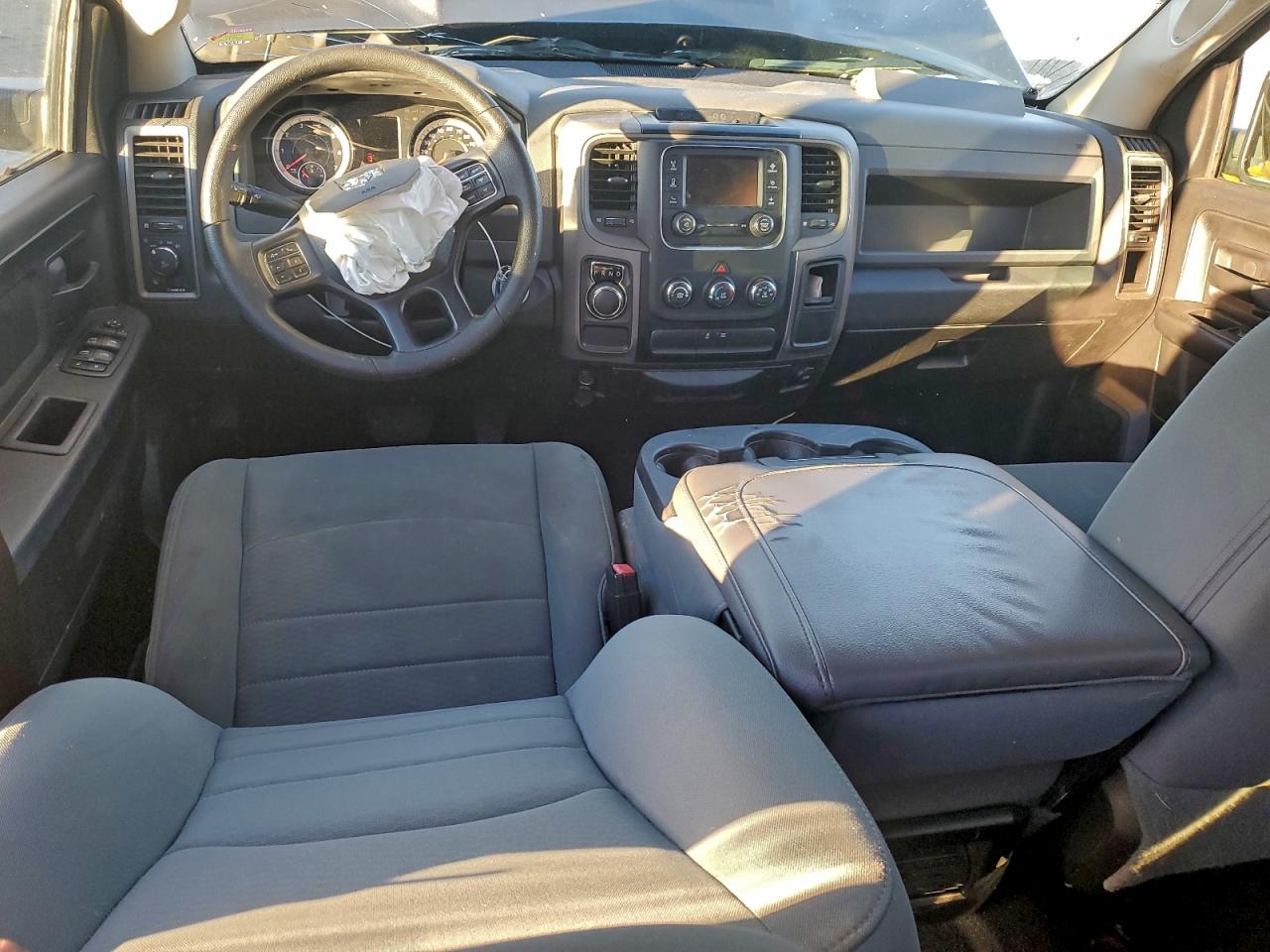 2017 RAM 1500 ST photo 15