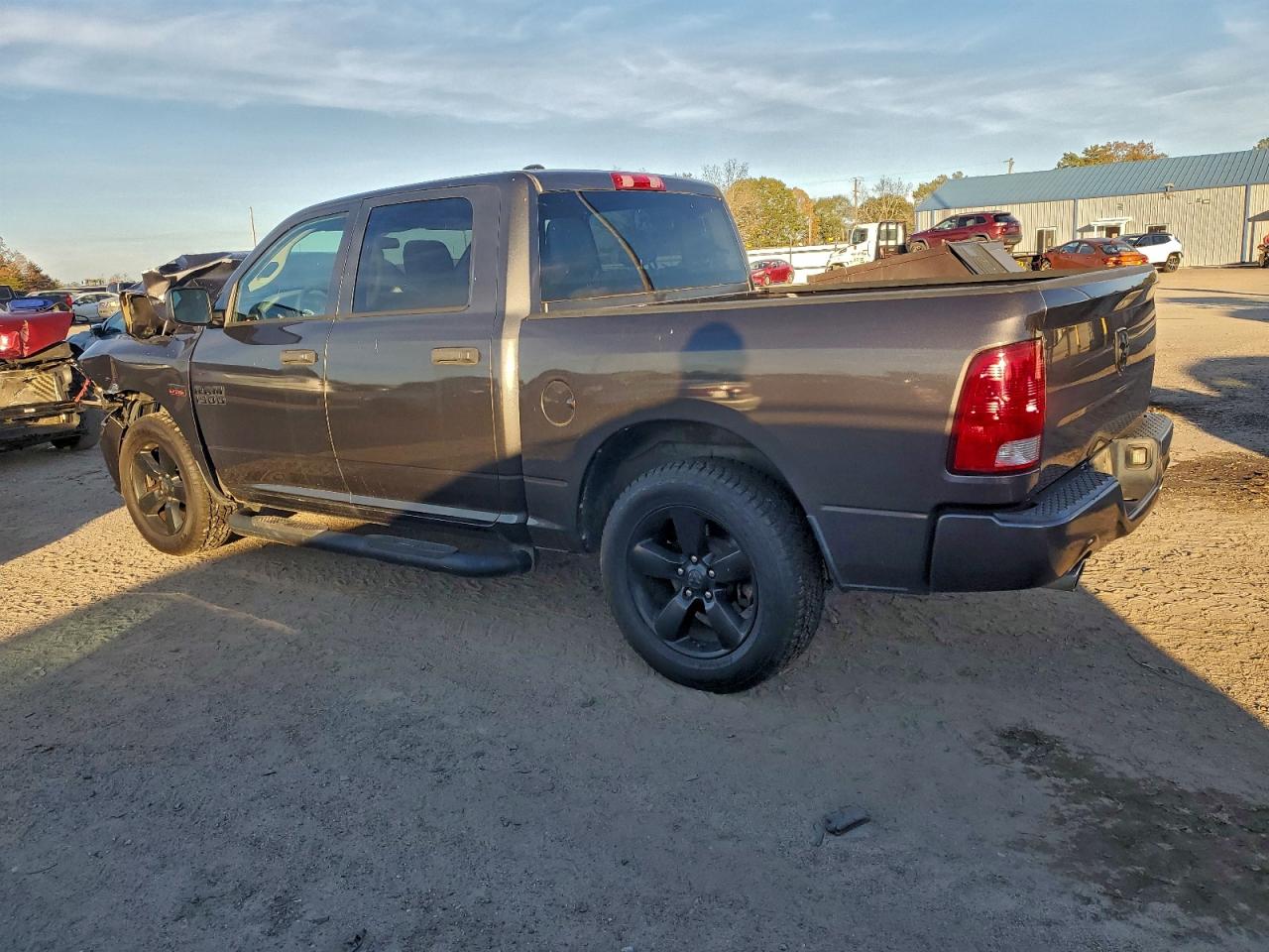 2017 RAM 1500 ST photo 3