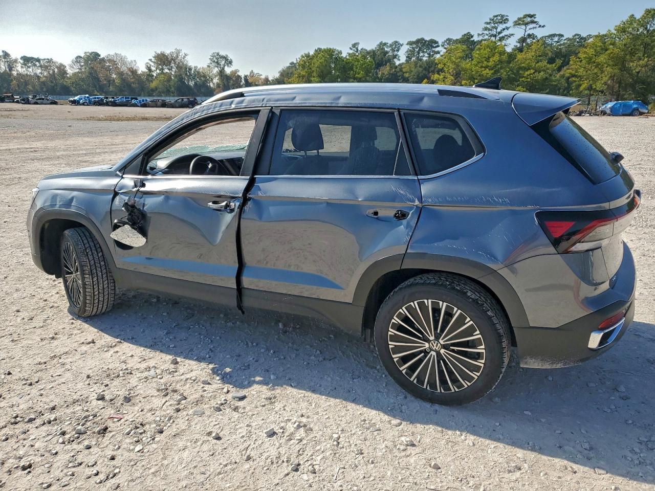 2025 VOLKSWAGEN TAOS SE photo 4