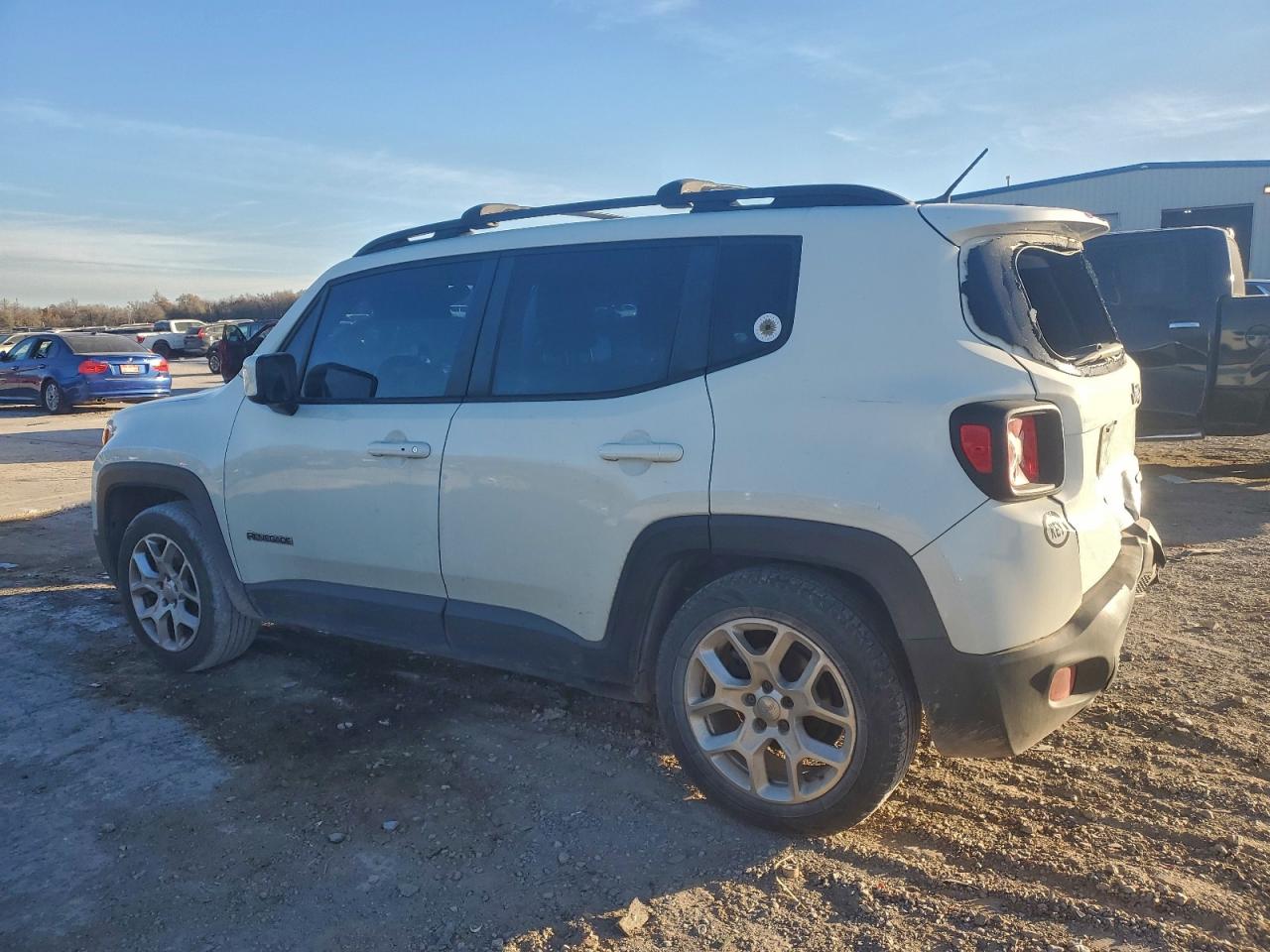 2015 JEEP RENEGADE LATITUDE photo 3