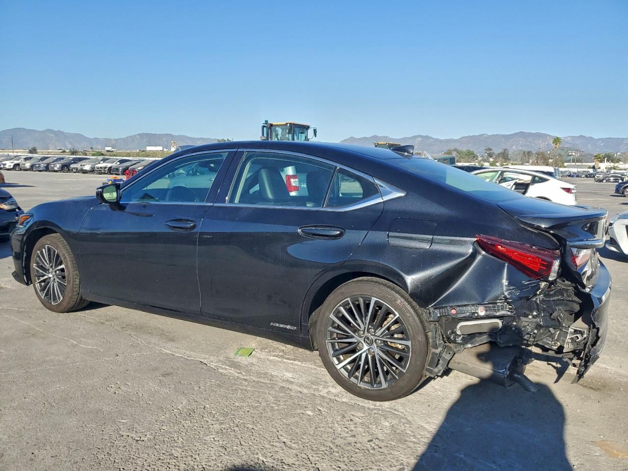 2022 LEXUS ES 300H BASE photo 2