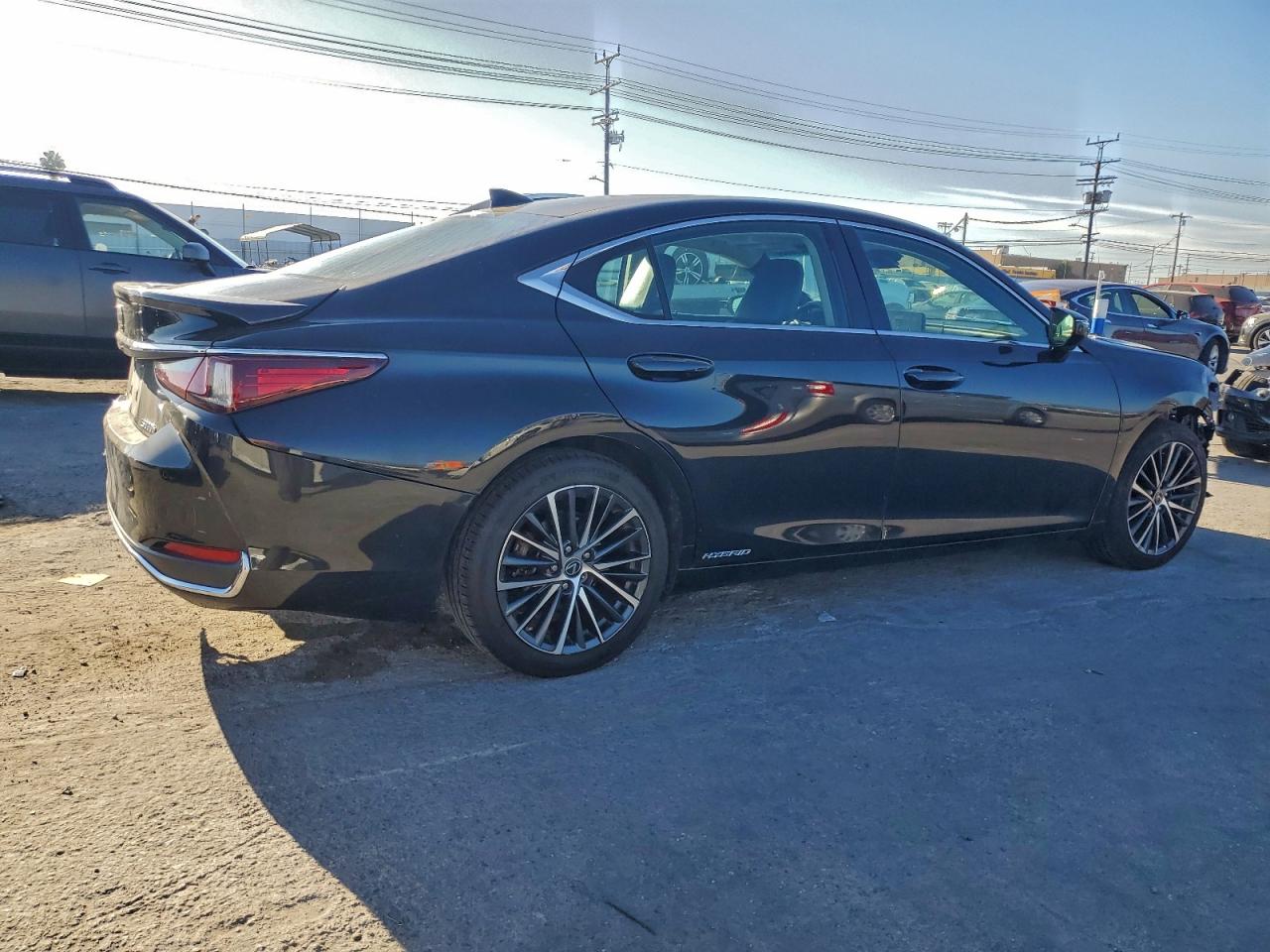 2022 LEXUS ES 300H BASE photo 3