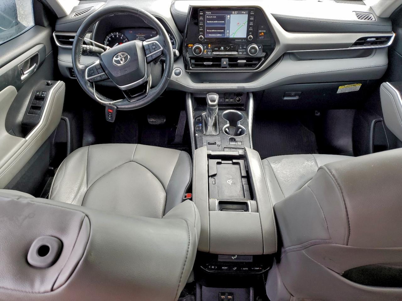 2021 TOYOTA HIGHLANDER XLE photo 8