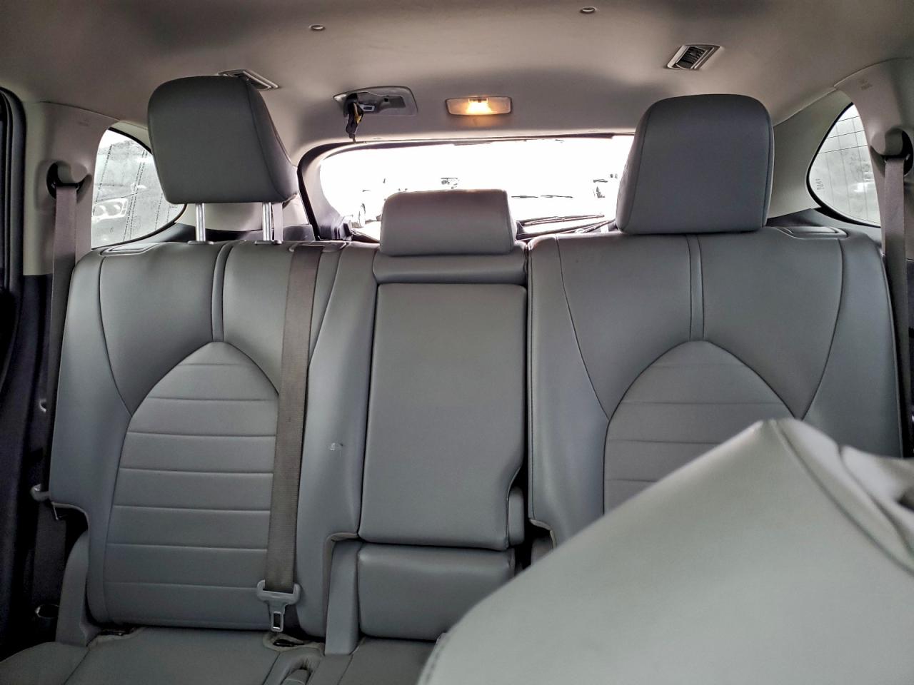 2021 TOYOTA HIGHLANDER XLE photo 10