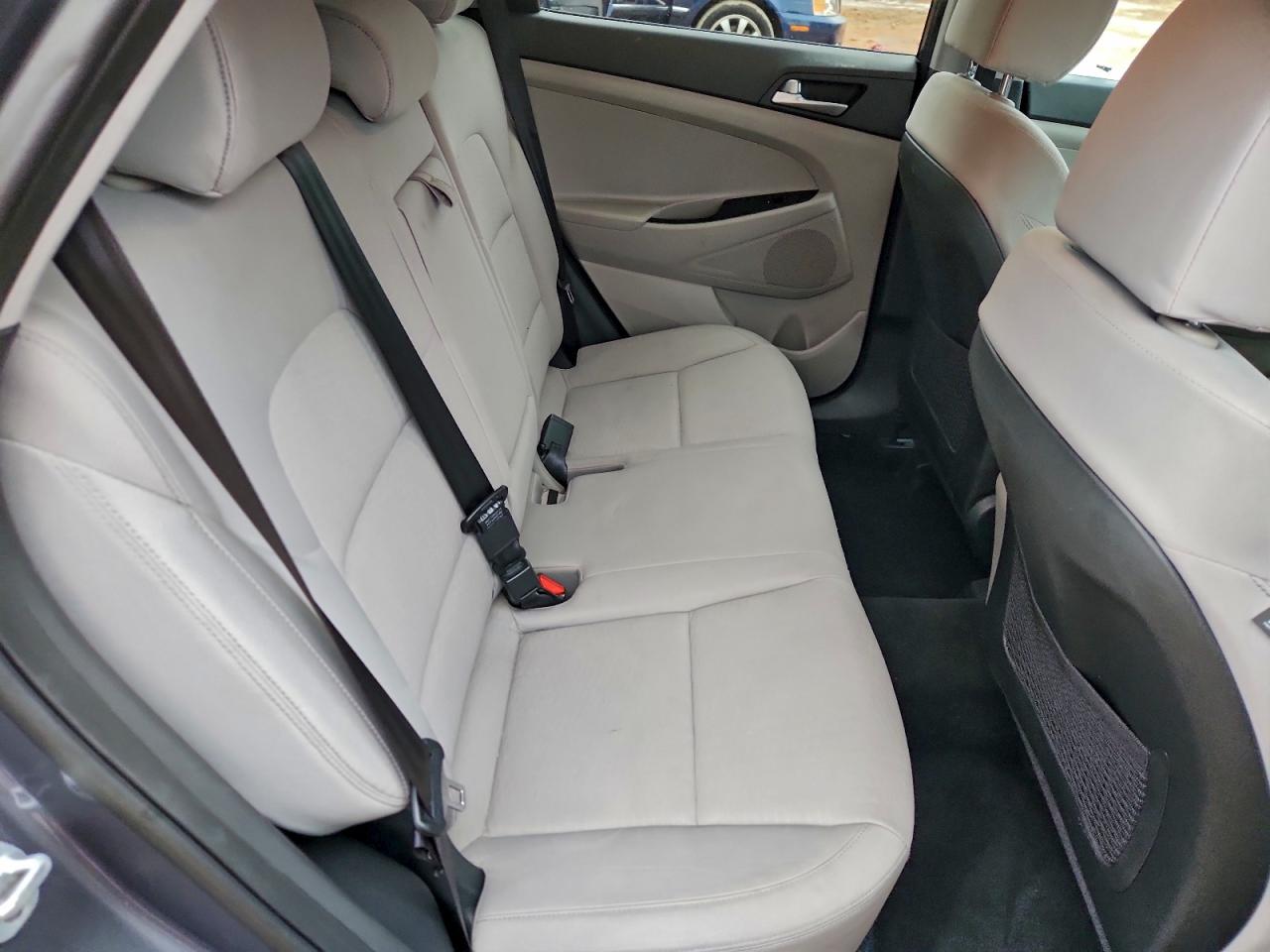 2019 HYUNDAI TUCSON SE photo 11