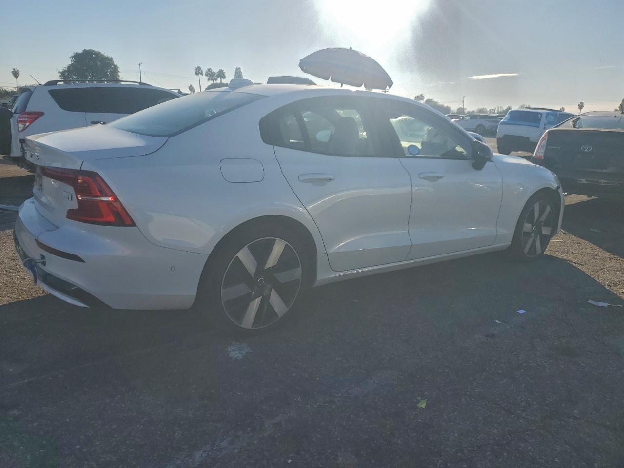2024 VOLVO S60 PLUS photo 3