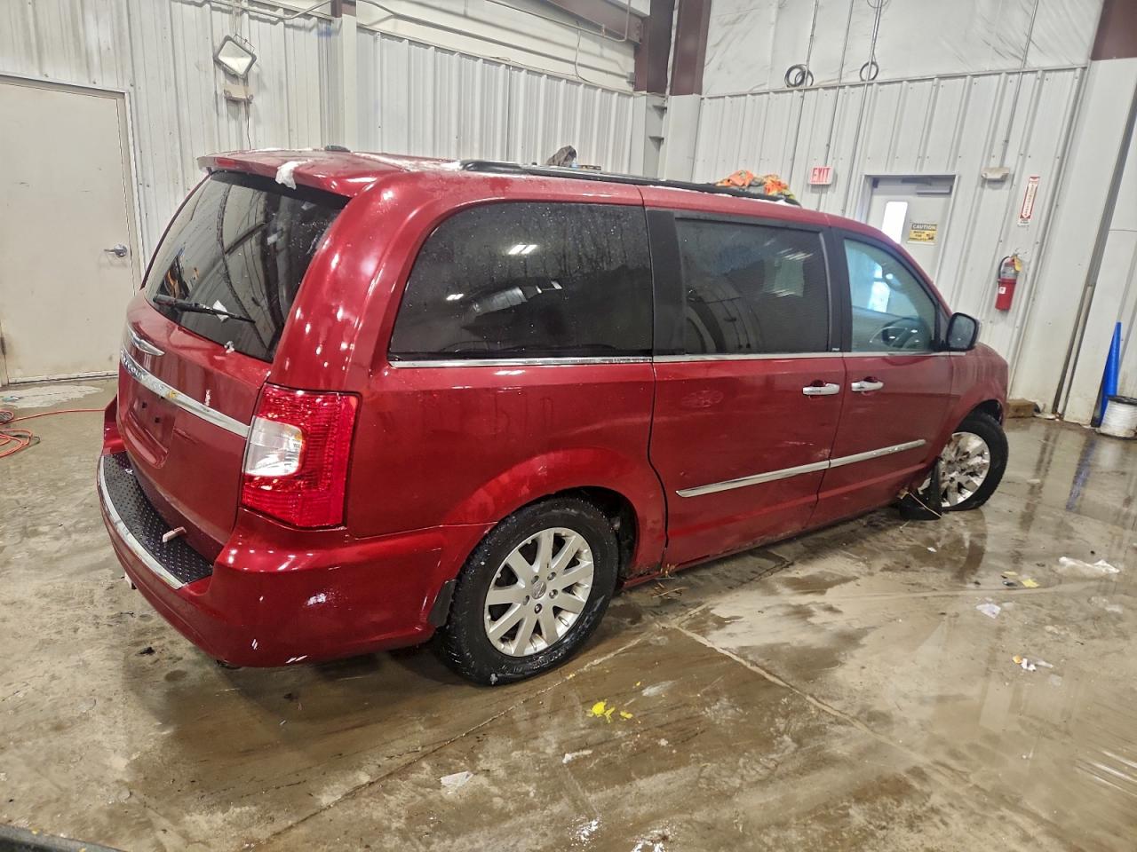 2012 CHRYSLER TOWN & COUNTRY TOURING L photo 3