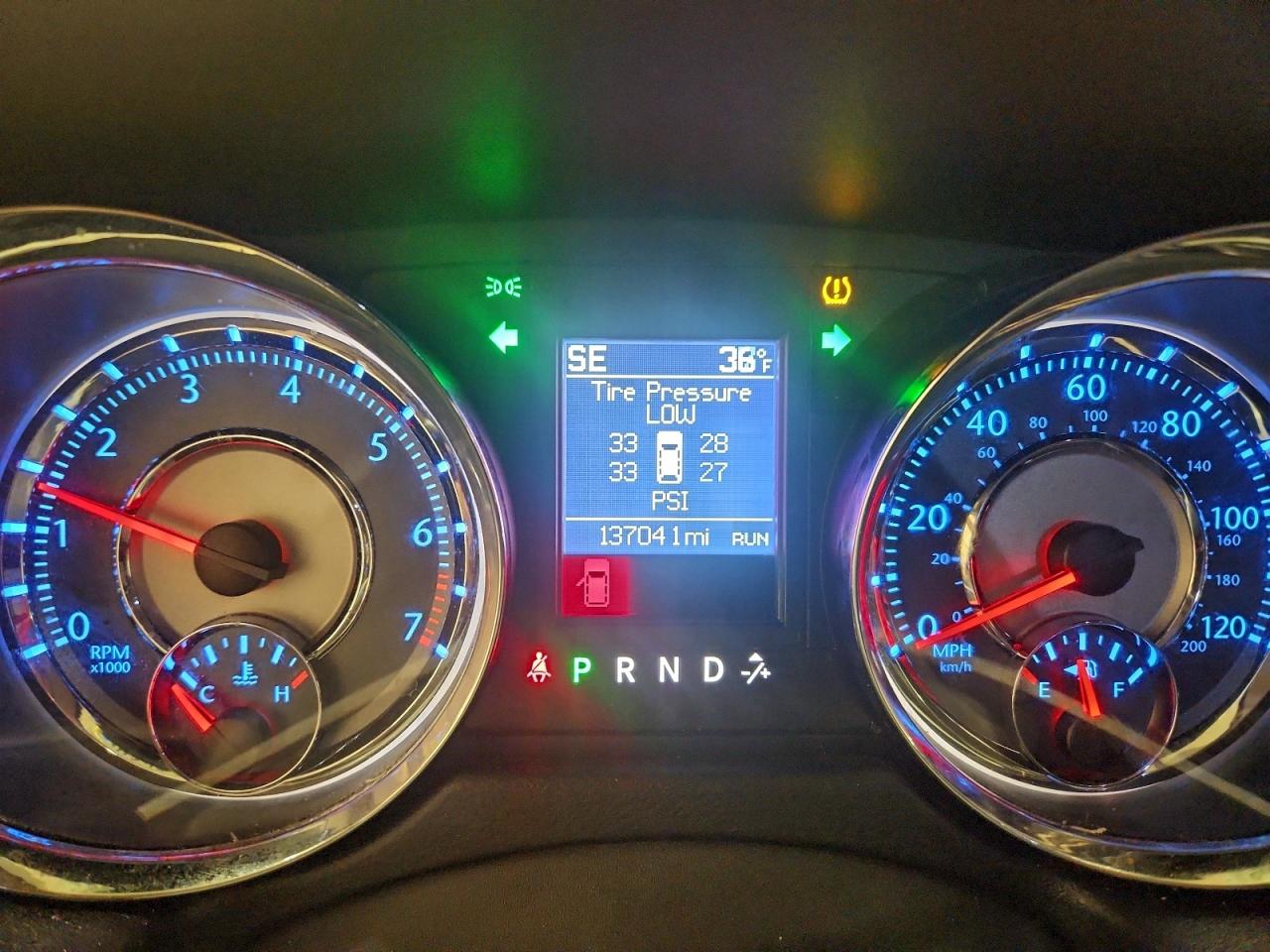 2012 CHRYSLER TOWN & COUNTRY TOURING L photo 9