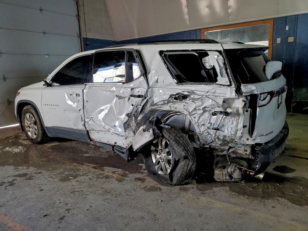 2019 CHEVROLET TRAVERSE LT photo 4