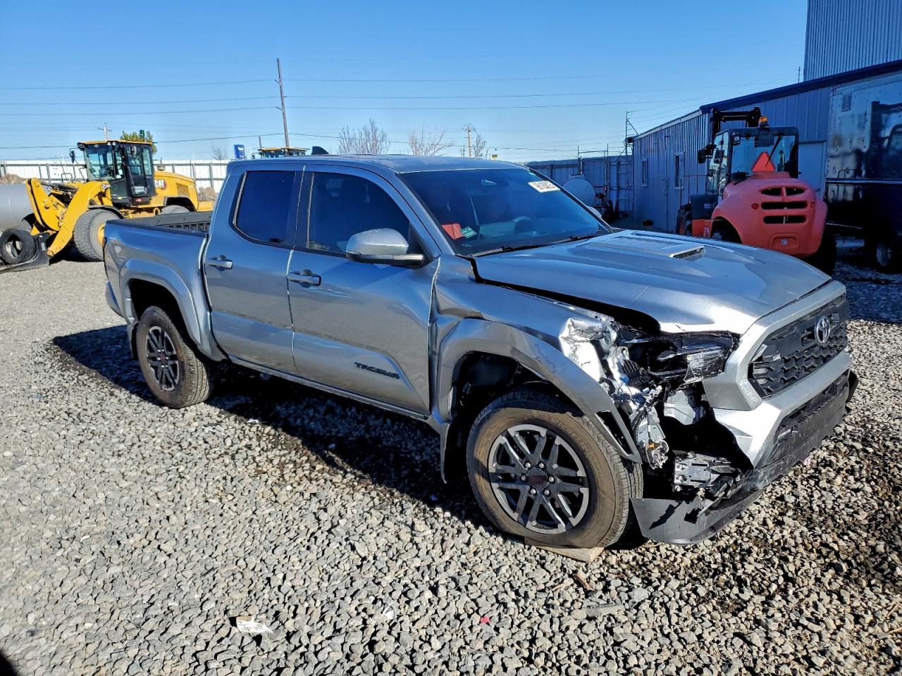 2025 TOYOTA TACOMA DOUBLE CAB photo 4