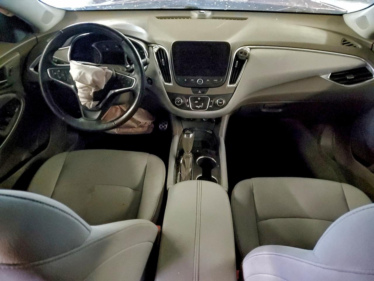 2016 CHEVROLET MALIBU LT photo 8