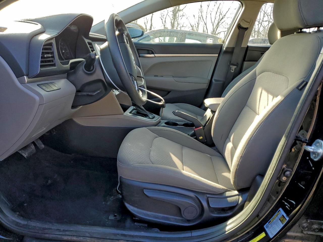 2019 HYUNDAI ELANTRA SE photo 13