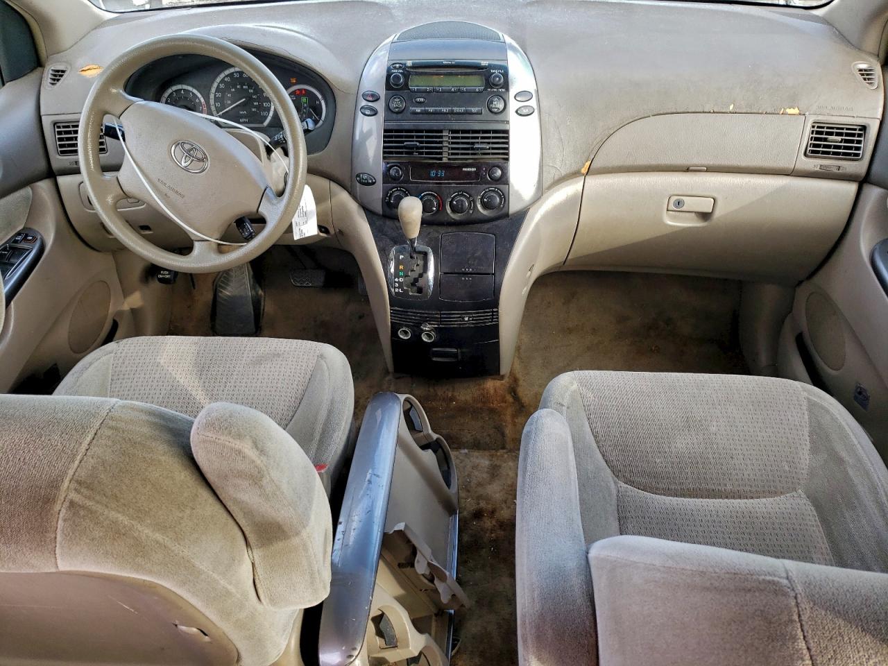 2009 TOYOTA SIENNA CE photo 15